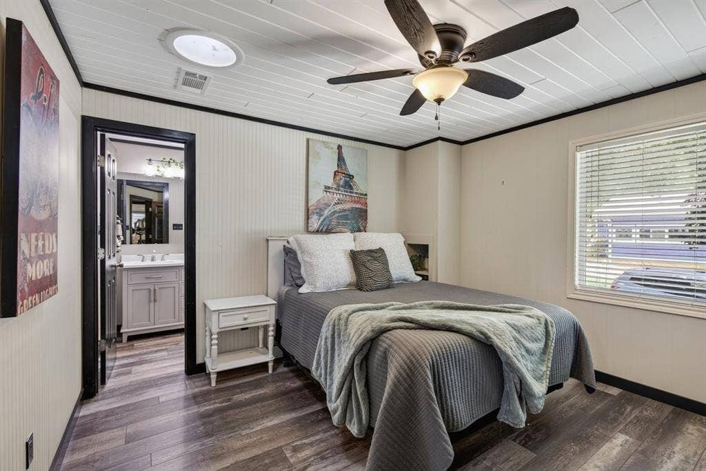 18251 Rocky Point Run, Mabank, TX 75156 This is a second primary bedroom with ensuite double sink bath.