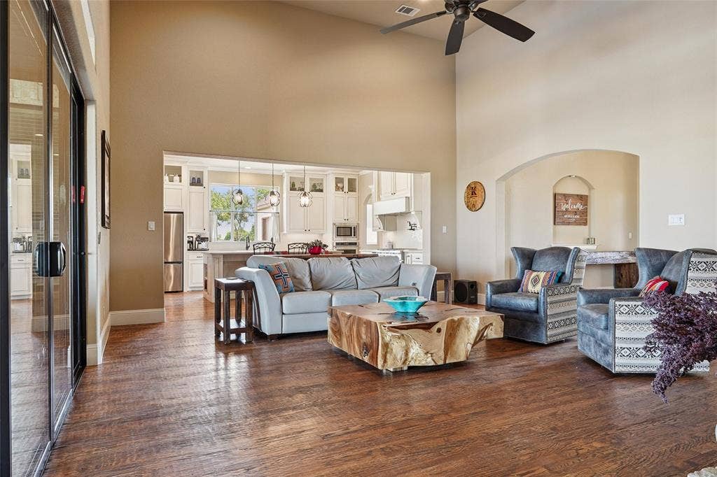 5550 Donald Road, Krum, TX 76249