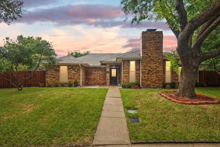 Property photo for 107 Buffalo Creek Circle, Waxahachie, TX