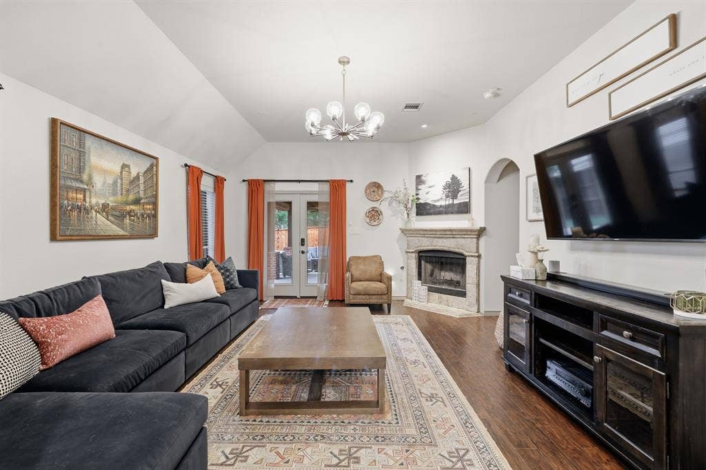 8040 Branch Hollow Trail, Fort Worth, TX 76123 Plenty of room for furniture!