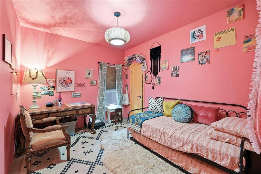 8040 Branch Hollow Trail, Fort Worth, TX 76123 Secondary bedroom currently used as art room!