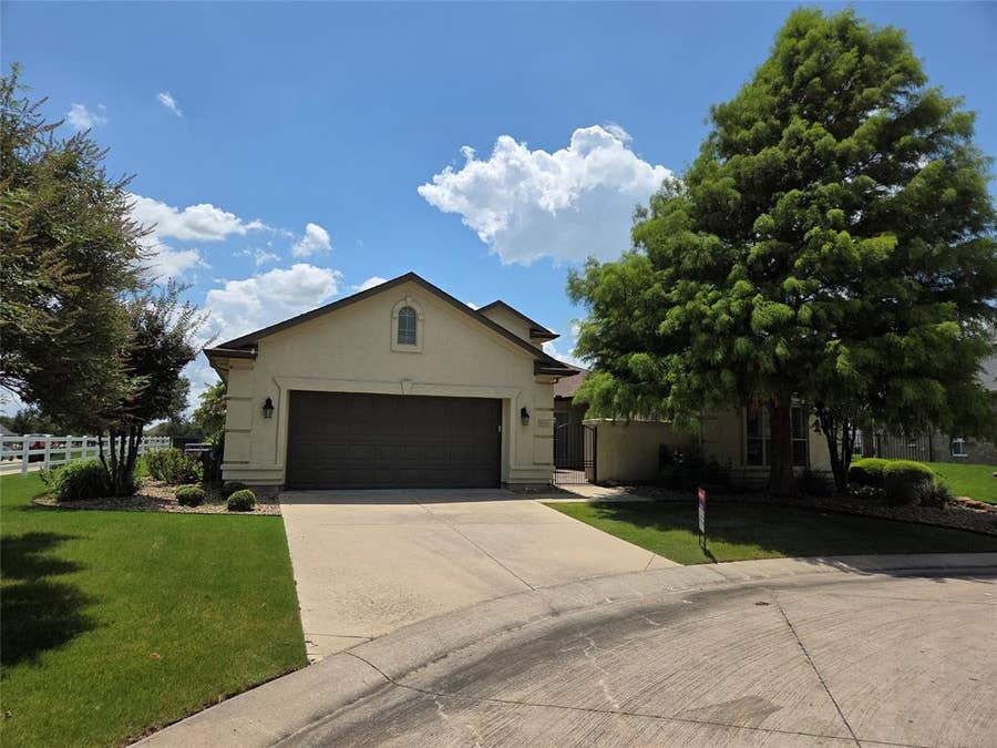 Property photo for 10016 Edmondson Drive, Denton, TX