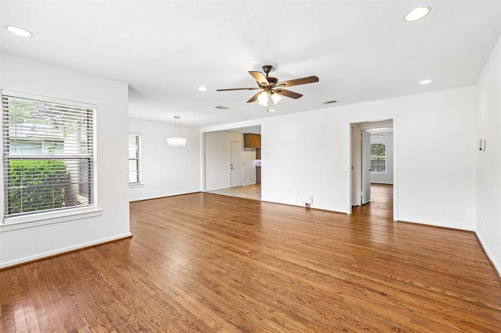 917 De Witt Circle, Dallas, TX 75224