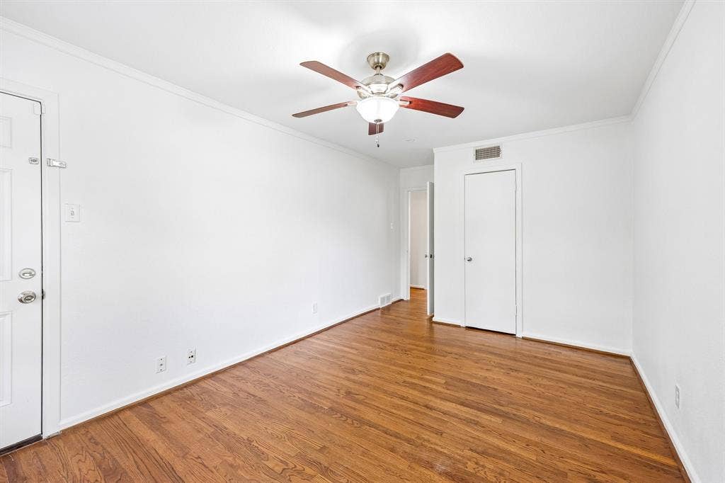917 De Witt Circle, Dallas, TX 75224