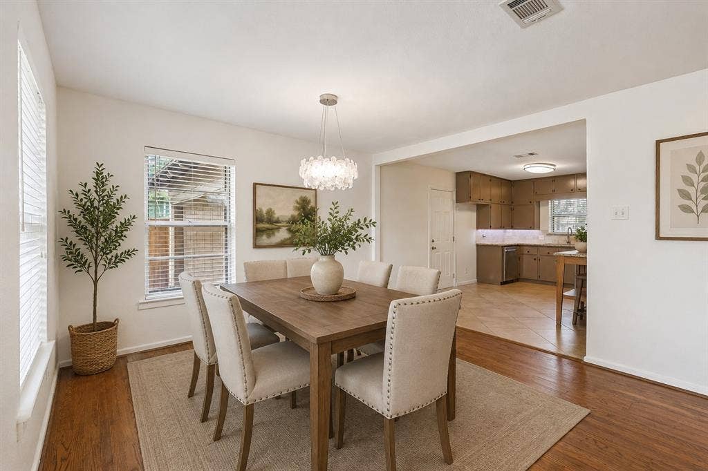 917 De Witt Circle, Dallas, TX 75224