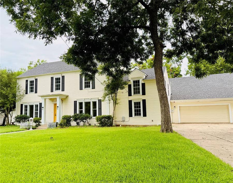 Property photo for 2025 Walworth Street, Greenville, TX