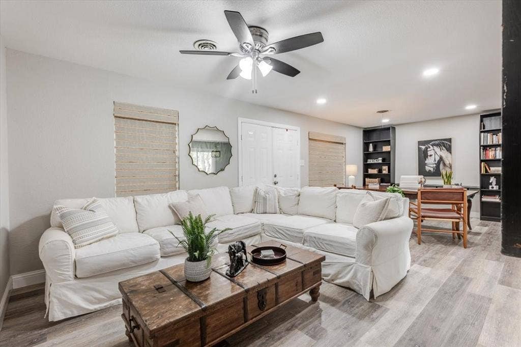 5163 Waits Avenue, Fort Worth, TX 76133 5163 Waits Avenue, Fort Worth, TX 76133