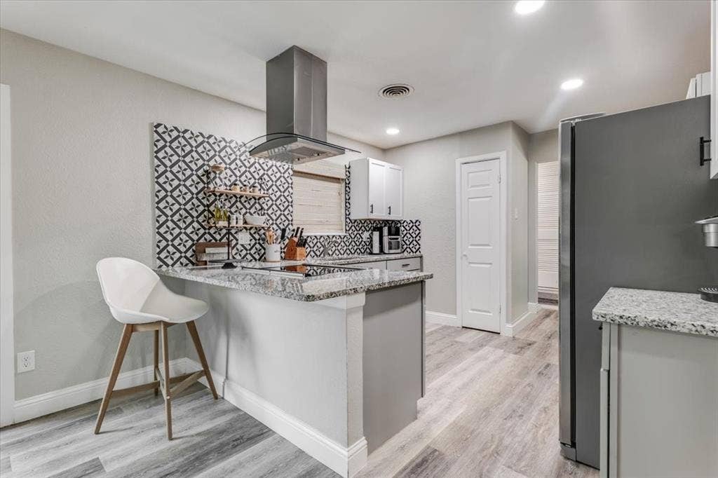 5163 Waits Avenue, Fort Worth, TX 76133 5163 Waits Avenue, Fort Worth, TX 76133