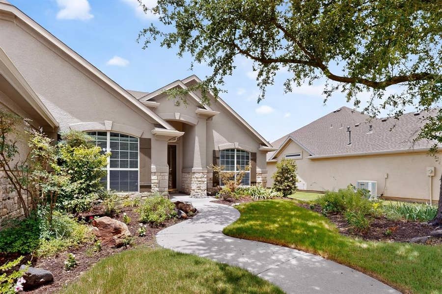 Property photo for 9704 Grandview Drive, Denton, TX