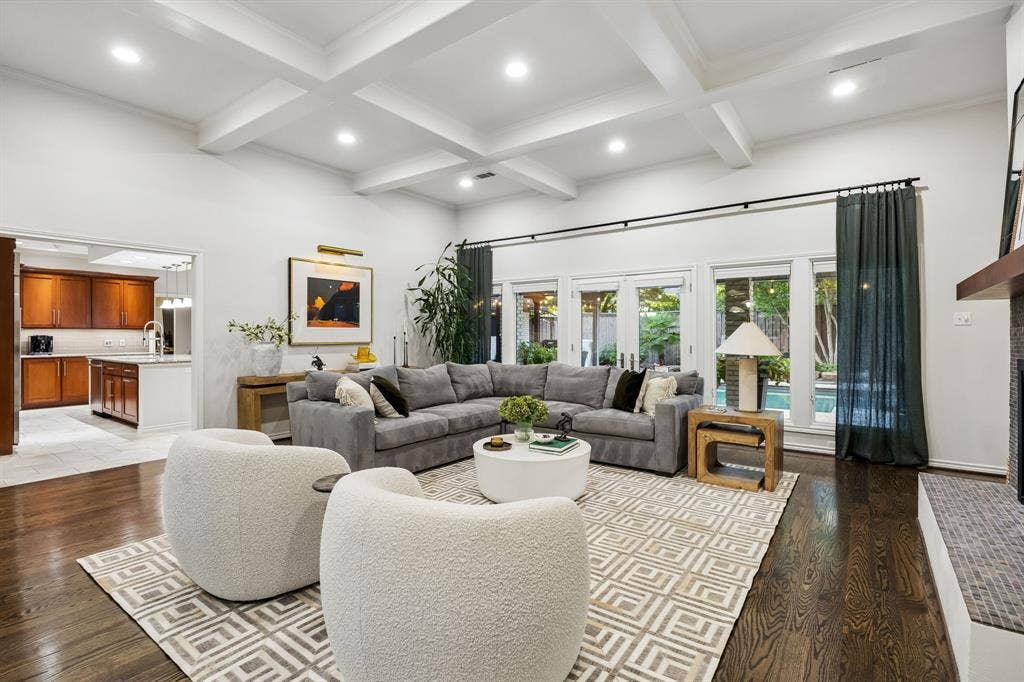 7135 Debbe Drive, Dallas, TX 75252 7135 Debbe Drive, Dallas, TX 75252