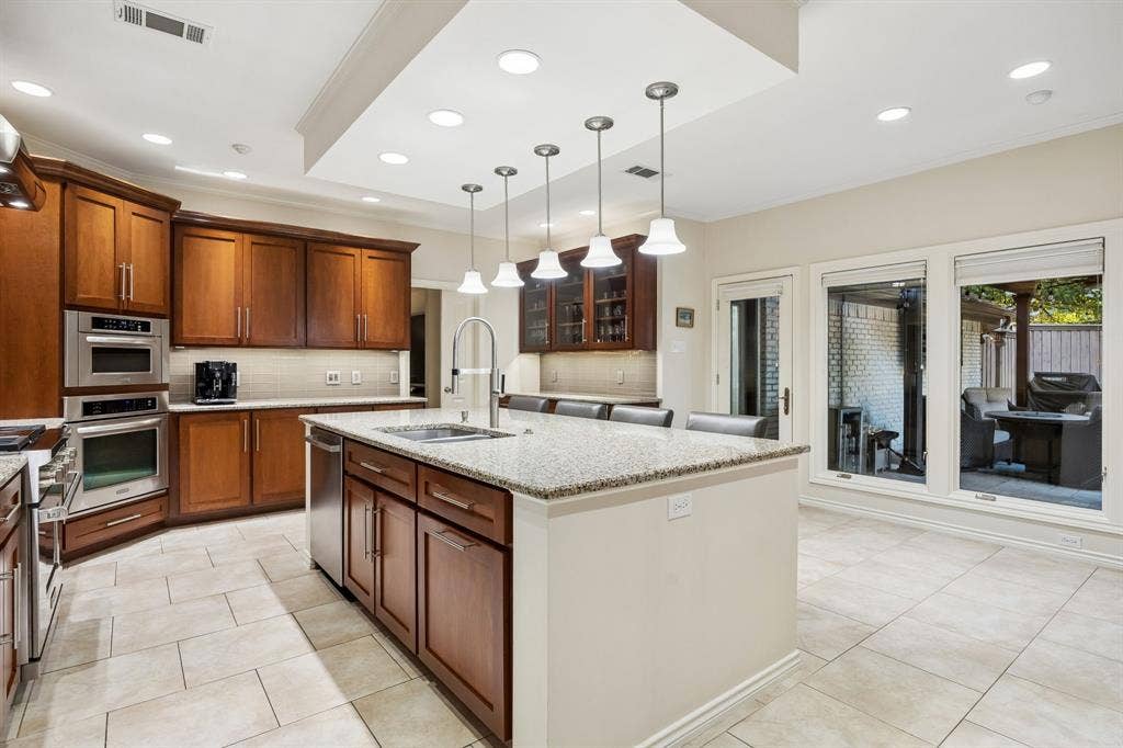 7135 Debbe Drive, Dallas, TX 75252 7135 Debbe Drive, Dallas, TX 75252