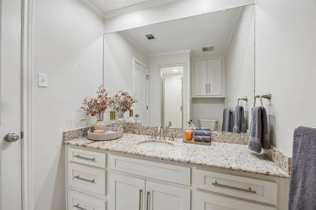 7135 Debbe Drive, Dallas, TX 75252 7135 Debbe Drive, Dallas, TX 75252
