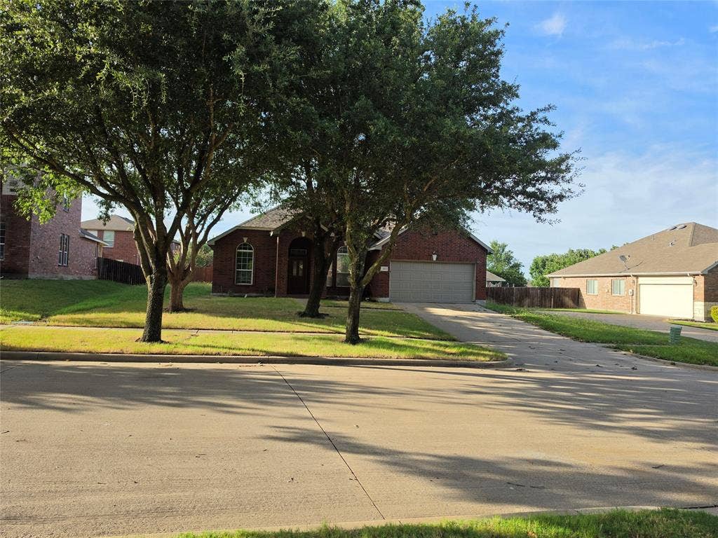 1743 Summerwood Lane, Cedar Hill, TX 75104 1743 Summerwood Lane, Cedar Hill, TX 75104