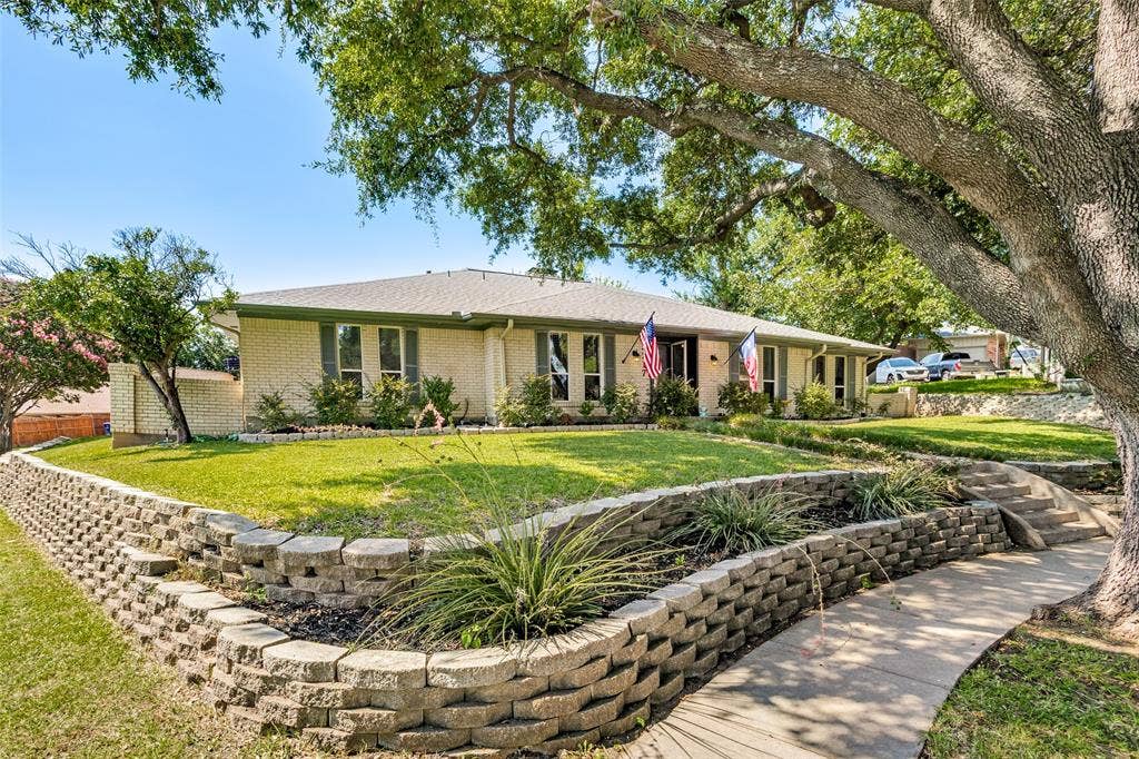 3217 Colonel Circle, Garland, TX 75043 3217 Colonel Circle, Garland, TX 75043