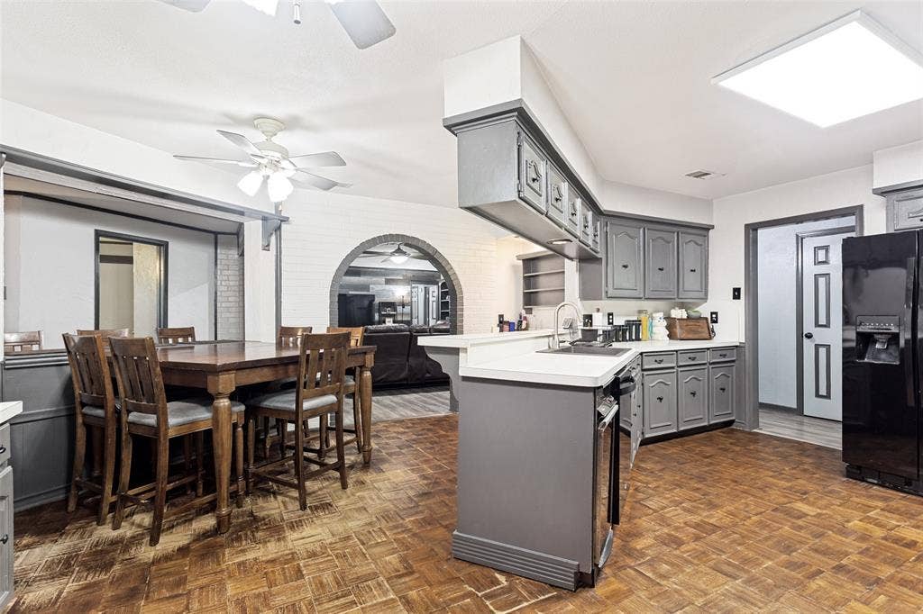 3217 Colonel Circle, Garland, TX 75043 3217 Colonel Circle, Garland, TX 75043