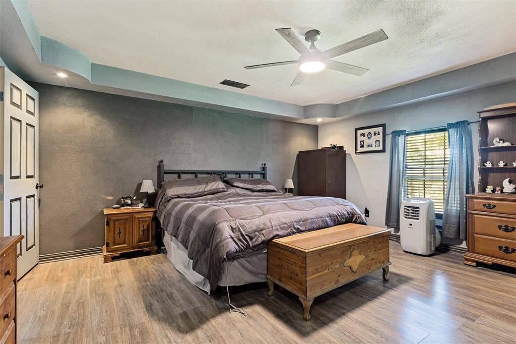 3217 Colonel Circle, Garland, TX 75043 3217 Colonel Circle, Garland, TX 75043