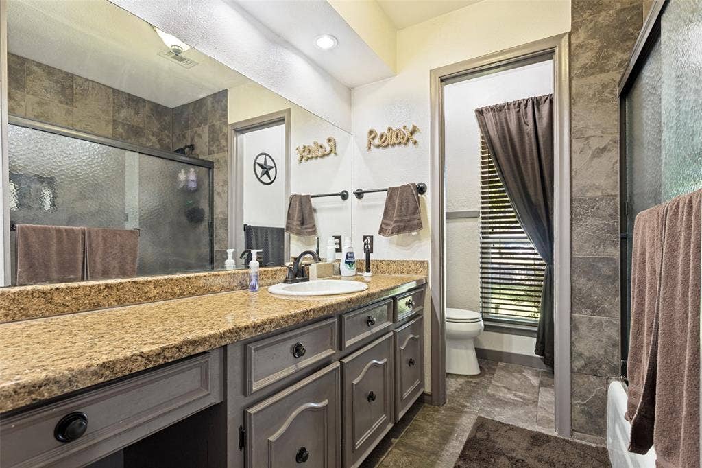 3217 Colonel Circle, Garland, TX 75043 3217 Colonel Circle, Garland, TX 75043