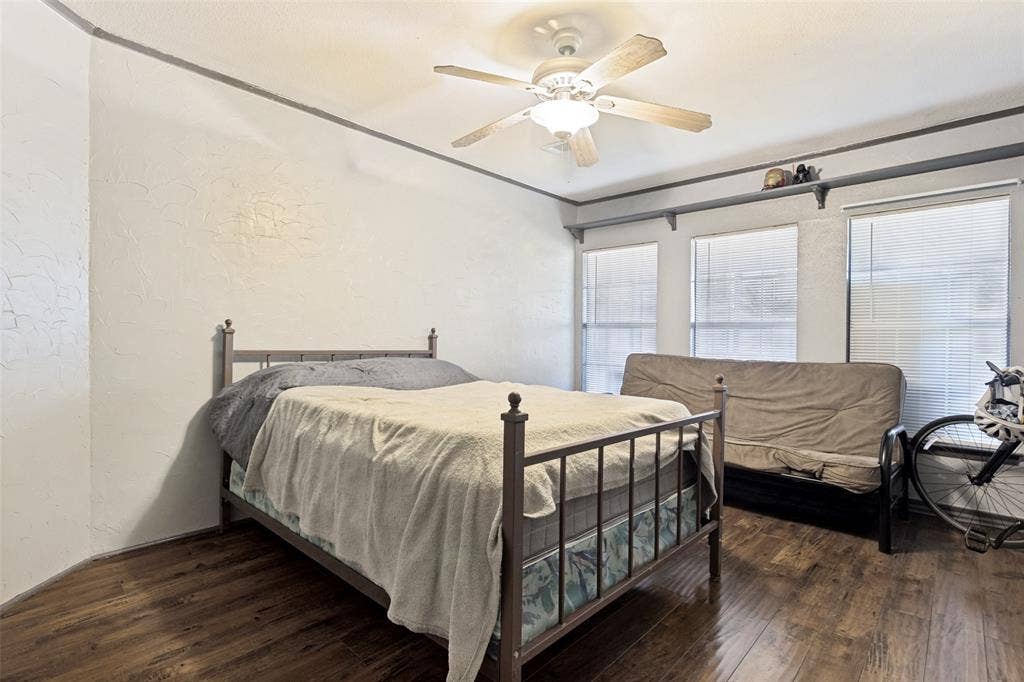 3217 Colonel Circle, Garland, TX 75043 3217 Colonel Circle, Garland, TX 75043
