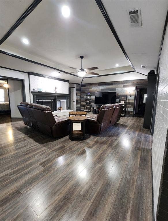 3217 Colonel Circle, Garland, TX 75043 3217 Colonel Circle, Garland, TX 75043