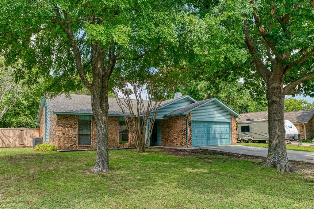 2521 Liberty Lane, Denton, TX 76209 2521 Liberty Lane, Denton, TX 76209