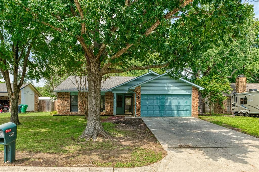 2521 Liberty Lane, Denton, TX 76209 Welcome to 2521 Liberty Lane!