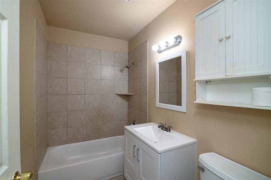 2521 Liberty Lane, Denton, TX 76209 2521 Liberty Lane, Denton, TX 76209
