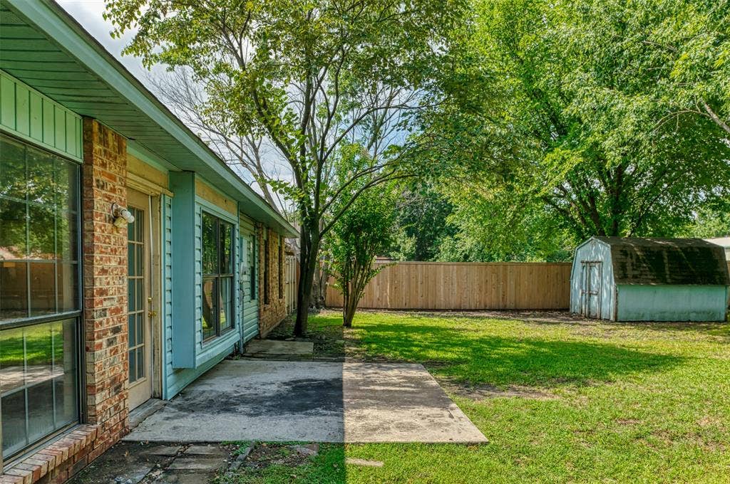 2521 Liberty Lane, Denton, TX 76209 Large shady backyard