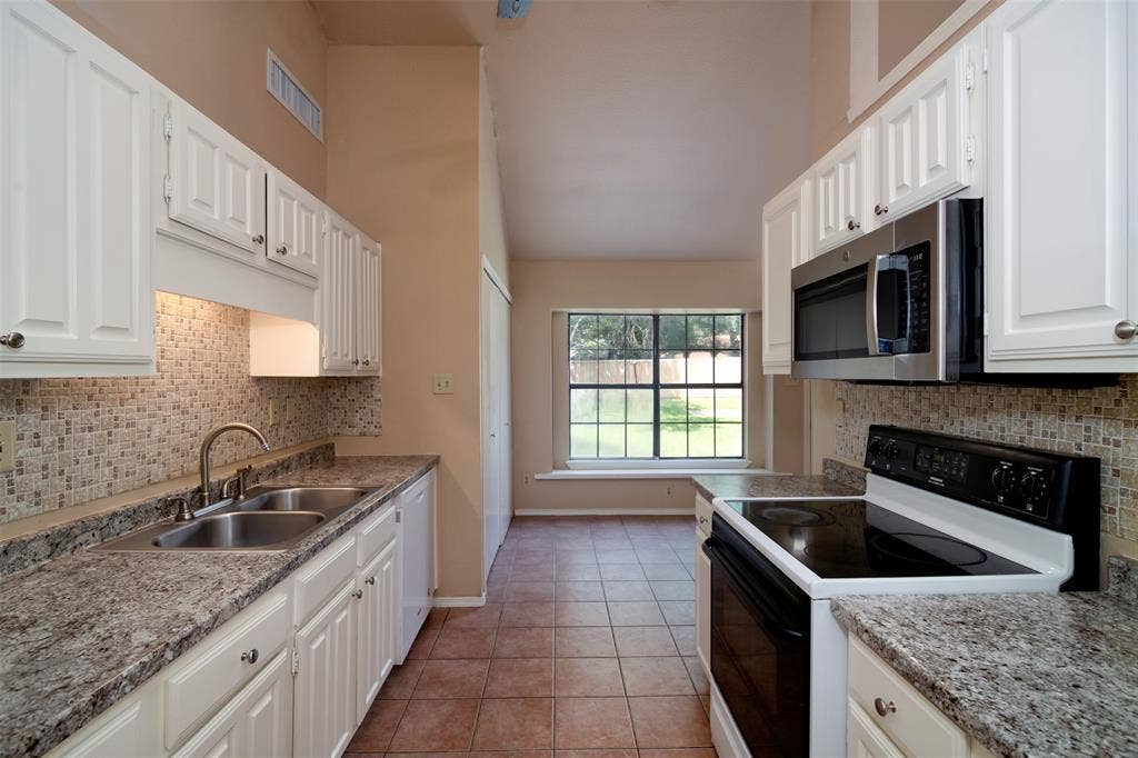 2521 Liberty Lane, Denton, TX 76209 2521 Liberty Lane, Denton, TX 76209