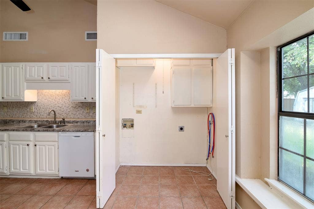 2521 Liberty Lane, Denton, TX 76209 2521 Liberty Lane, Denton, TX 76209
