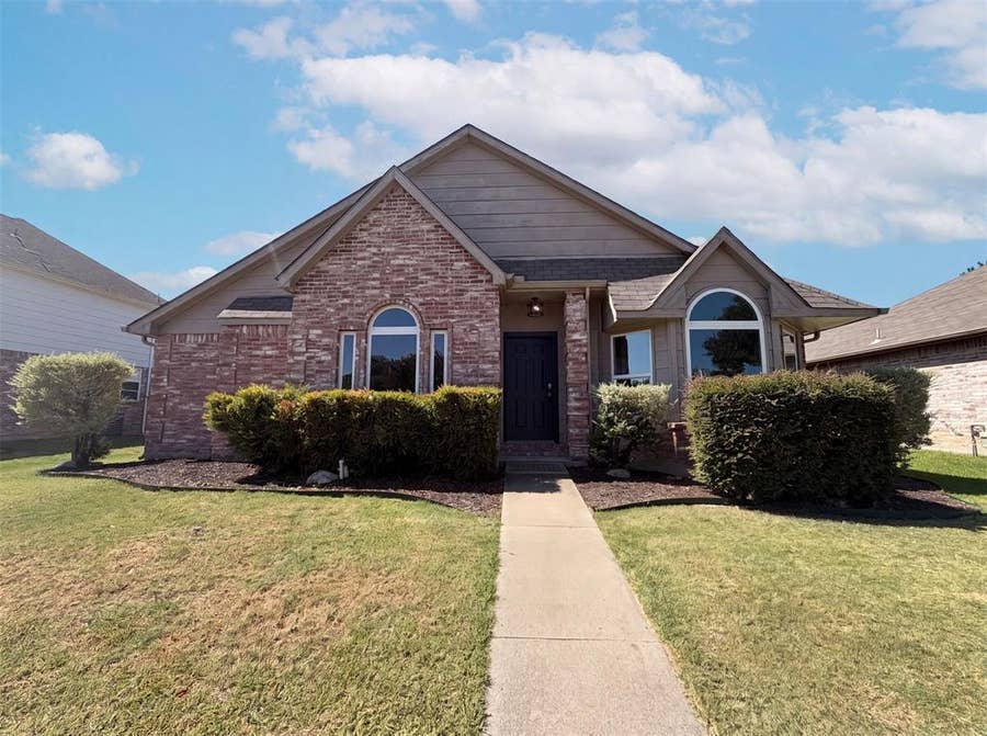 Property photo for 713 Lake Bluff Drive, Flower Mound, TX