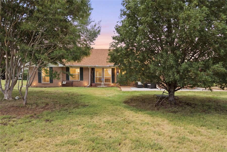 Property photo for 180 Bend Of The Bosque Road, China Spring, TX