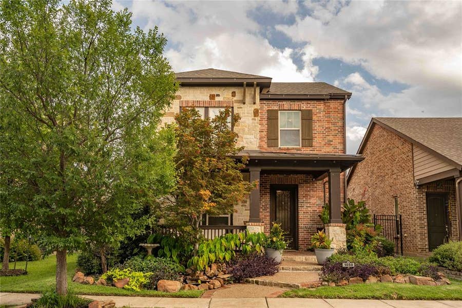Property photo for 1050 Lone Ivory Trail, Arlington, TX