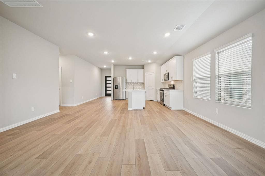 3405 Richmond Drive, Farmersville, TX 75442 Photo is not of the actual home, but is an inspirational photo of builder’s model home and may depict options, furnishings, and/or decorator features that are not included.