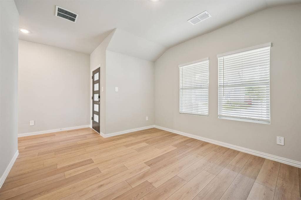 3405 Richmond Drive, Farmersville, TX 75442 Photo is not of the actual home, but is an inspirational photo of builder’s model home and may depict options, furnishings, and/or decorator features that are not included.