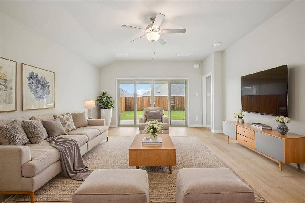 3405 Richmond Drive, Farmersville, TX 75442 Photo is not of the actual home, but is an inspirational photo of builder’s model home and may depict options, furnishings, and/or decorator features that are not included.