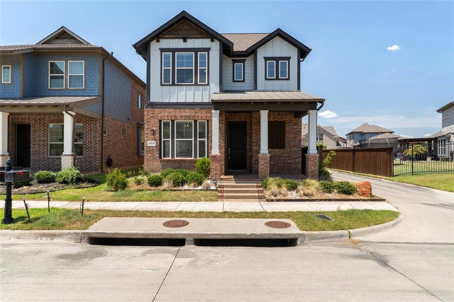 Property photo for 4310 Indigo Lark Lane, Arlington, TX