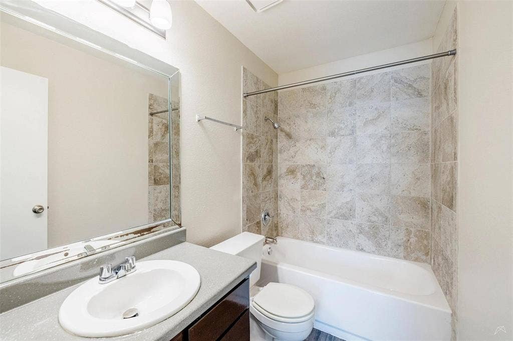 2809 W William Cannon Drive, #I107, Austin, TX 78745 50% Off First 4 Months of Rent!