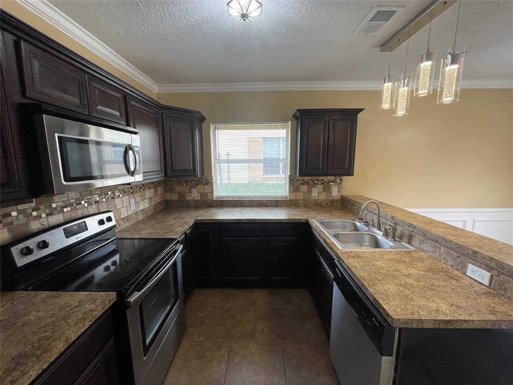 2224 Forestbrook Drive, Garland, TX 75040 2224 Forestbrook Drive, Garland, TX 75040