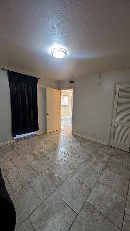 556 E Avenue J, #B, Grand Prairie, TX 75050 556 E Avenue J, #B, Grand Prairie, TX 75050