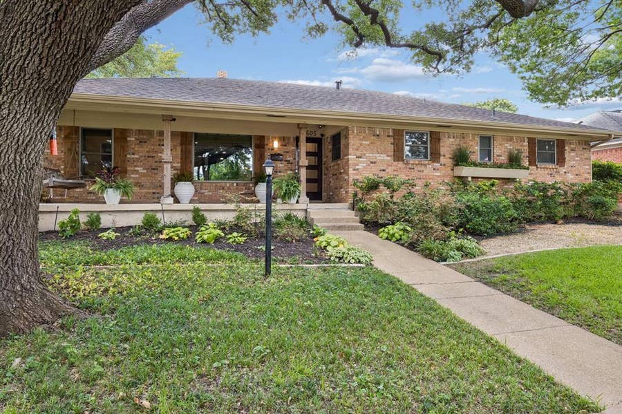 Property photo for 9605 Crestedge Drive, Dallas, TX