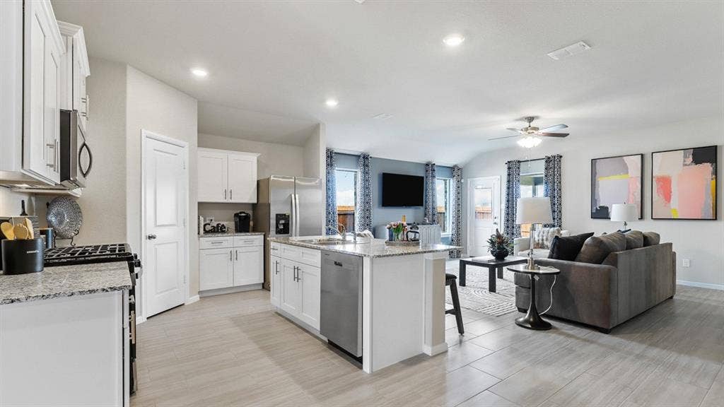600 SMART STRIKE Trail, Granbury, TX 76049 600 SMART STRIKE Trail, Granbury, TX 76049