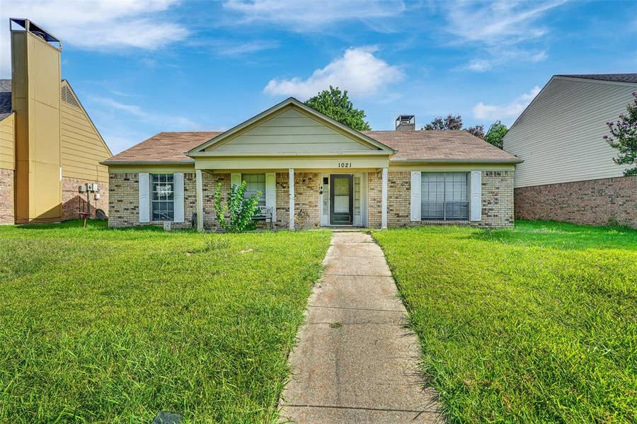 Property photo for 1021 Alexandria Avenue, Garland, TX