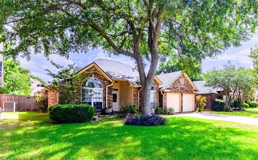 Property photo for 2206 S Branch Drive, Arlington, TX