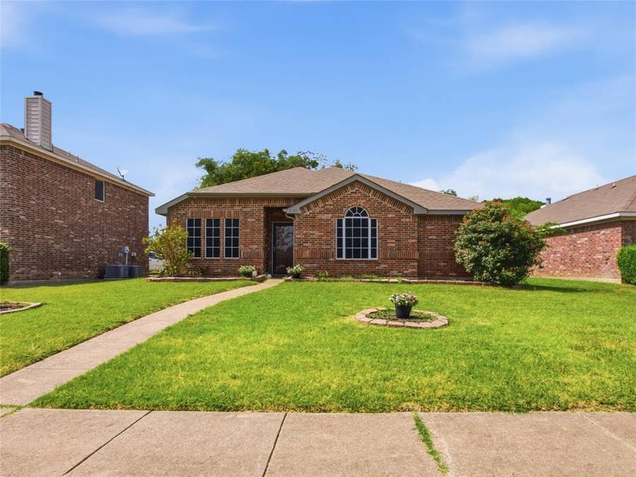 Property photo for 1825 Mason Way, Lancaster, TX