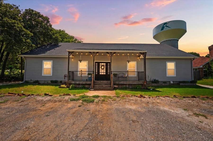 Property photo for 428 Gail Drive, Kennedale, TX