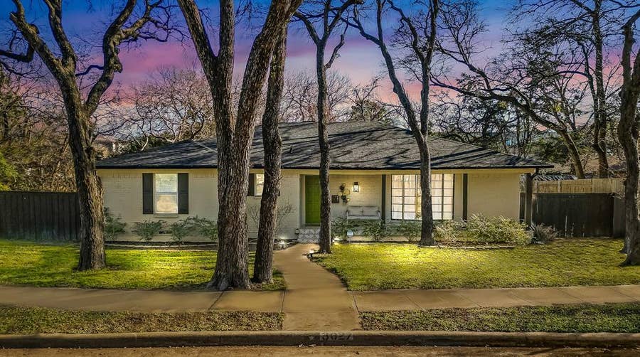 Property photo for 3027 Dorrington Drive, Dallas, TX