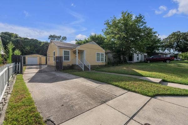 Property photo for 1005 W Clarence Street W, Fort Worth, TX