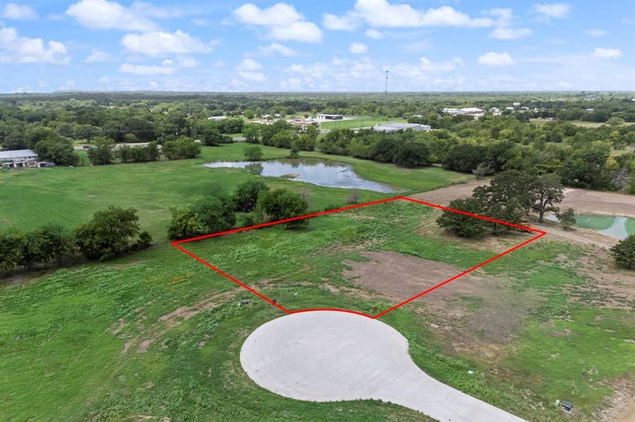 Property photo for 527 Caro Drive, West Tawakoni, TX