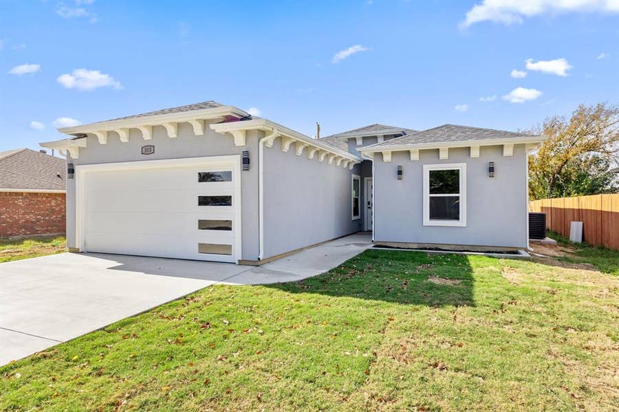 Property photo for 315 Windjammer Road, Gun Barrel City, TX