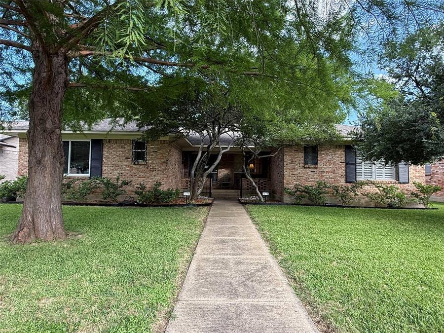 Property photo for 7476 Walling Lane, Dallas, TX
